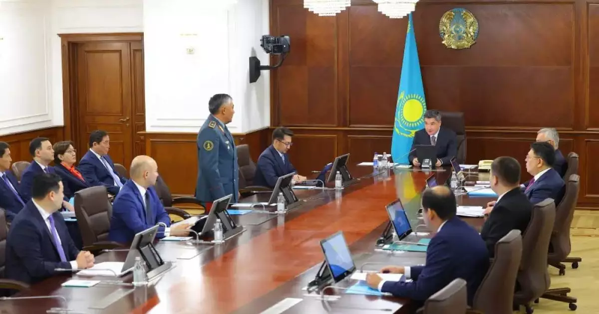  Бектенов обратился к новому министру обороны 