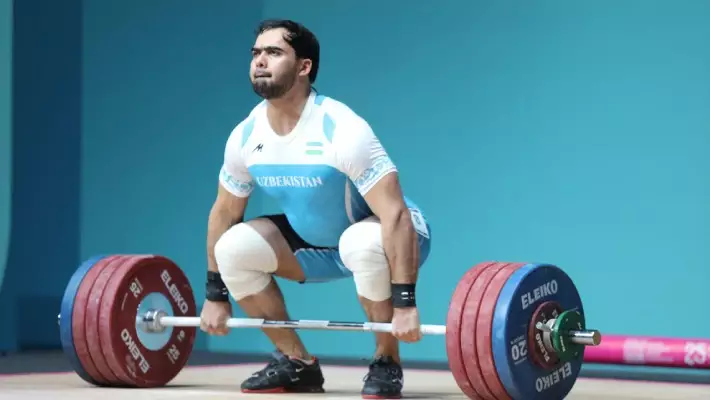 Акбар Джураев обновил мировой рекорд и стал чемпионом Азиатских игр