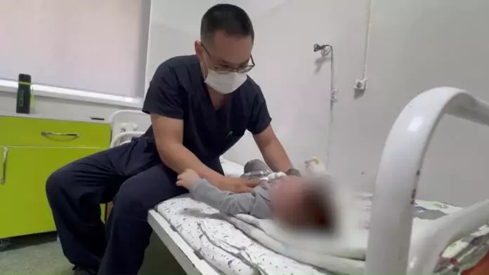 9 айлық сәби екі батарейка жұтып қойған