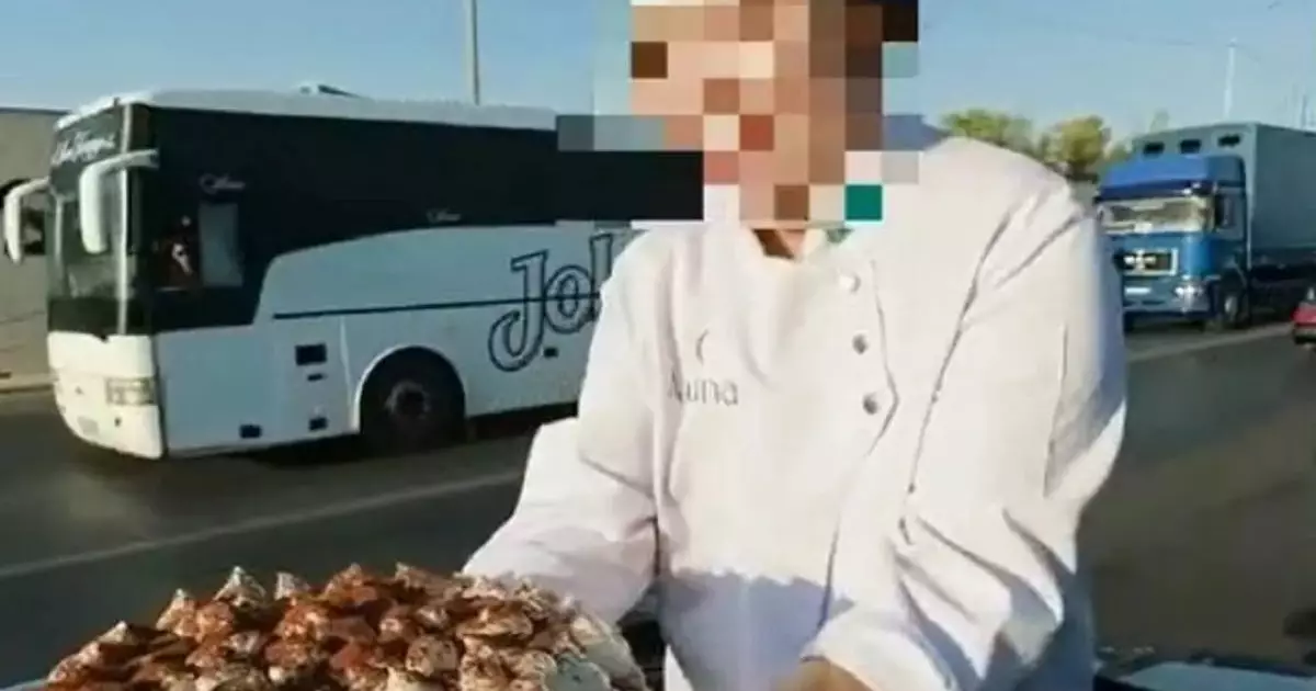  Женщина готовила торт из люка движущегося автомобиля: видео дошло до полиции 