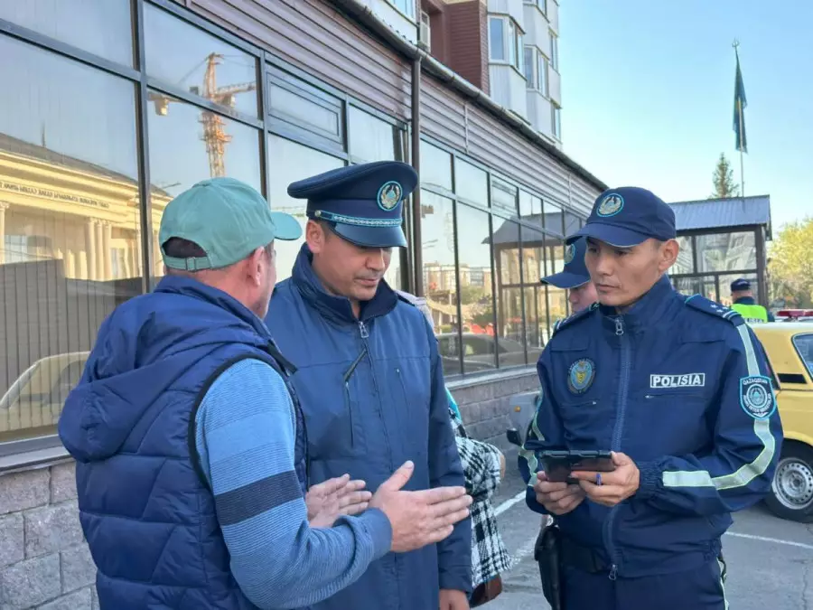 Петропавл тұрғыны такси жүргізушісі дөрекі болғанын айтқан: ол елден шығарылды