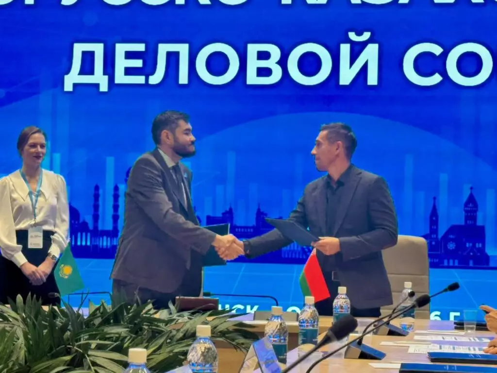 Қазақстан Беларуське $30 млн-ға коммерциялық техникаларын жеткізеді