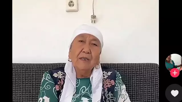 "Пакетімді тауып беріңдер!": Жансұлу апа Тоқаев пен Мирзиеевке үндеу жасады