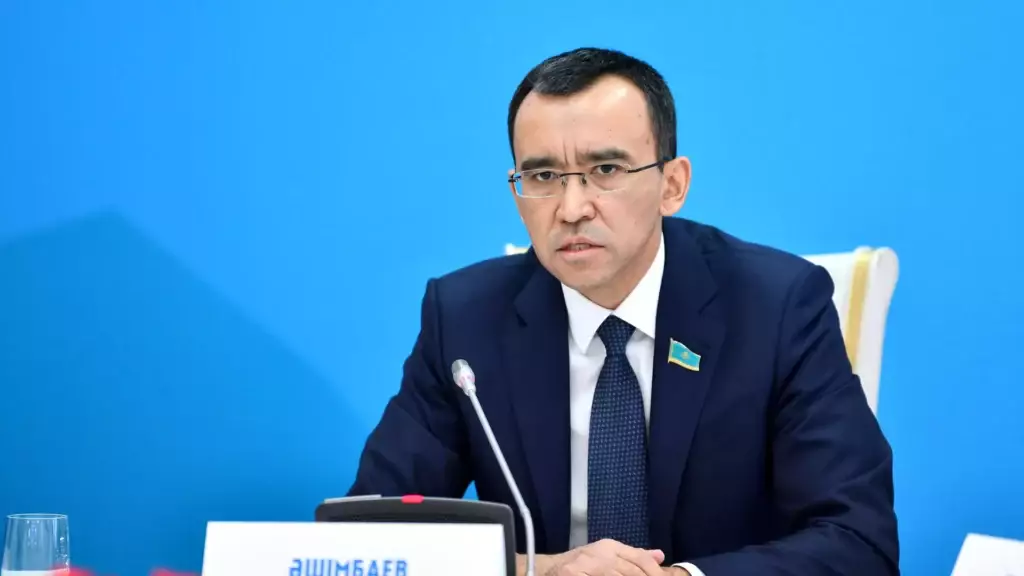Сенаттан кеткен Әшімбаев қазір не істеп жүргенін айтты