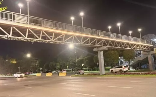 Алматыда әл-Фараби даңғылы бойындағы бес жерүсті жүргіншілер өткелі жаңартылды