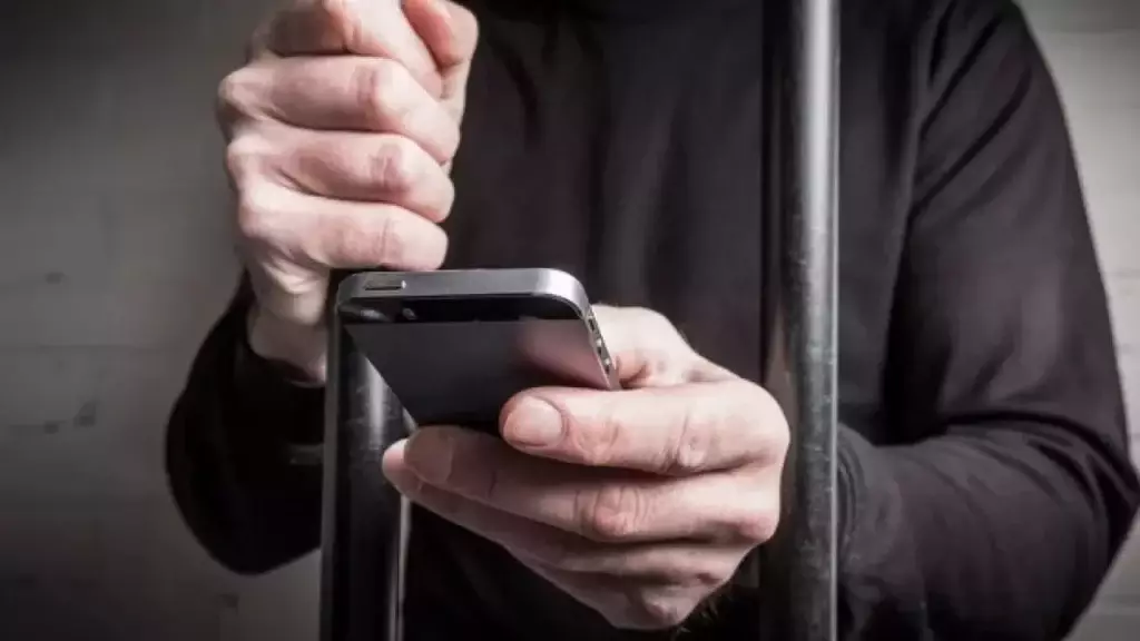 Beeline, Kcell и Tele2 оштрафовали за сильный сигнал связи в костанайских колониях