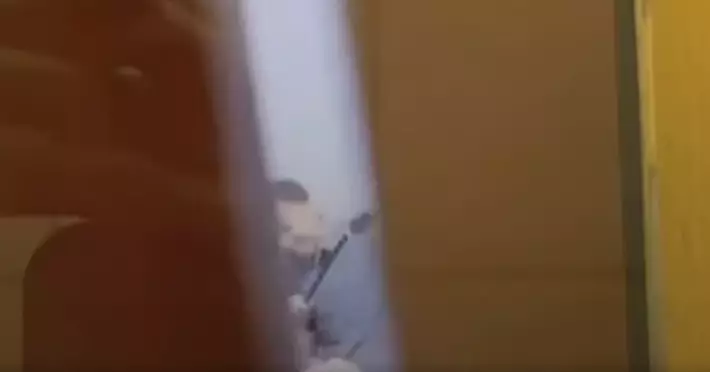 «Эмоцияға беріліп кеттім»: Жамбыл облысында оқушыны ұрған мұғалім ұсталды (Видео)