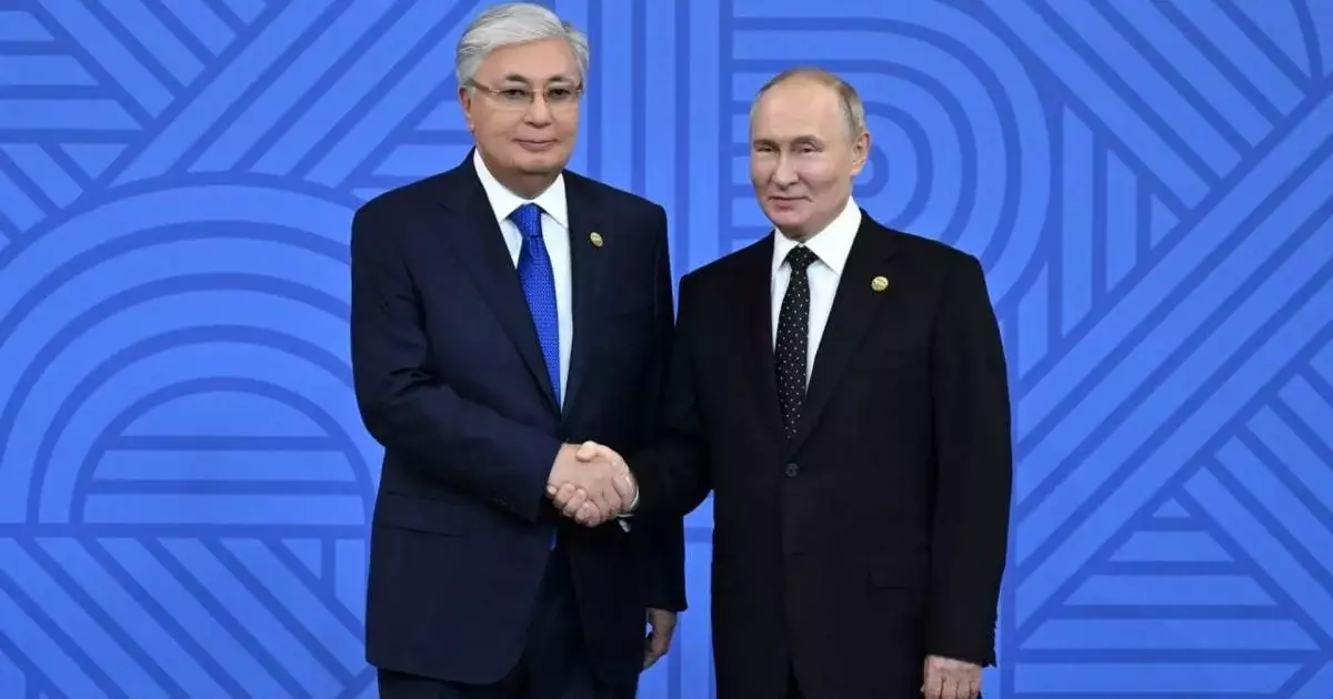  Песков назвал Токаева политически мощной фигурой 