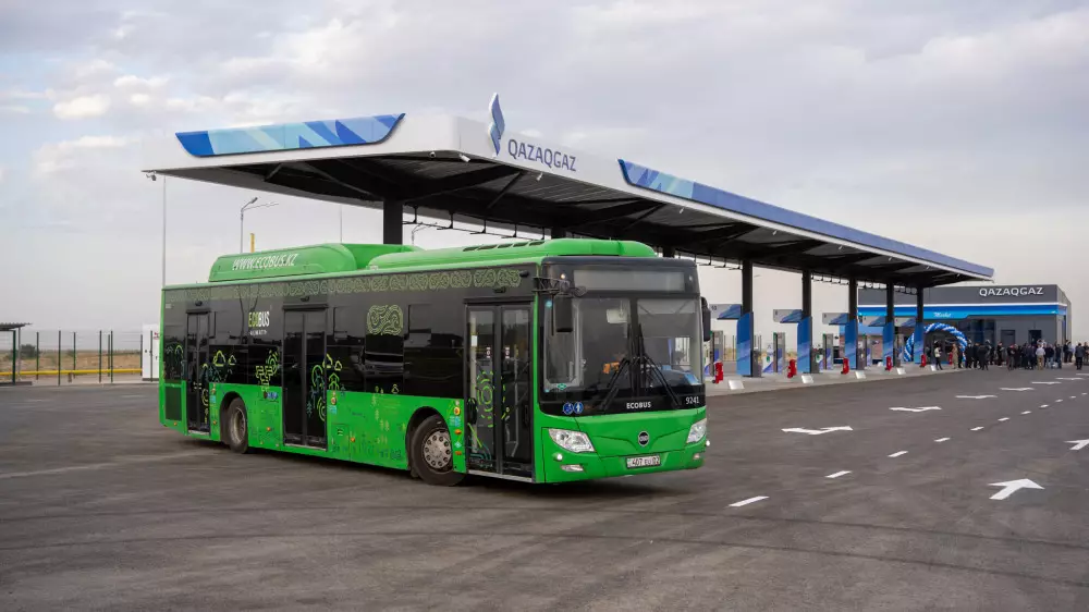 Тәулігіне 300-ден астам автобус: жаңа газ құю станциясы Алматыдағы жүктемені қалай азайтады