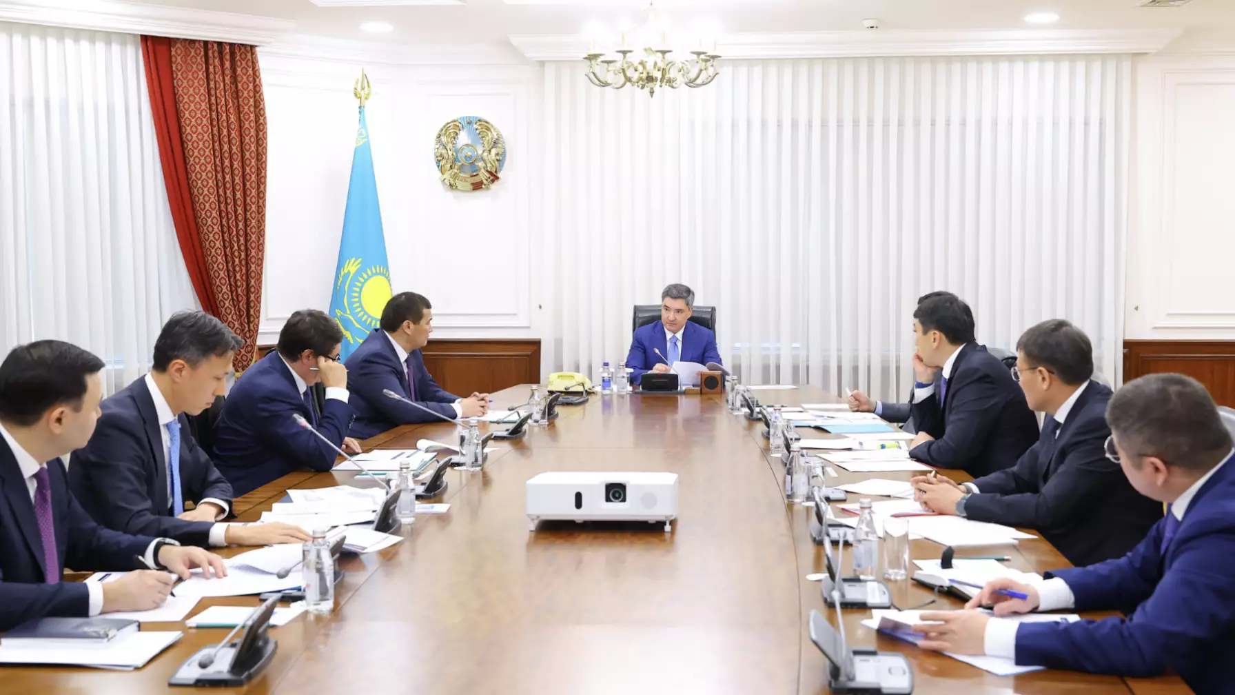 Премьер-министр атом өнеркәсібін дамыту мәселелері жөнінде кеңес өткізді