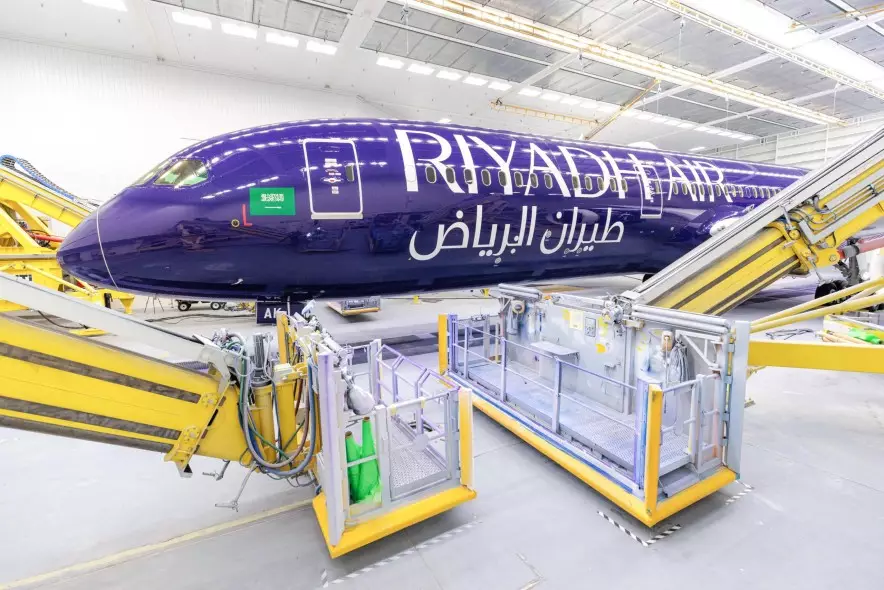 Riyadh Air показала первый Boeing 787-9 в тёмной индиговой ливрее