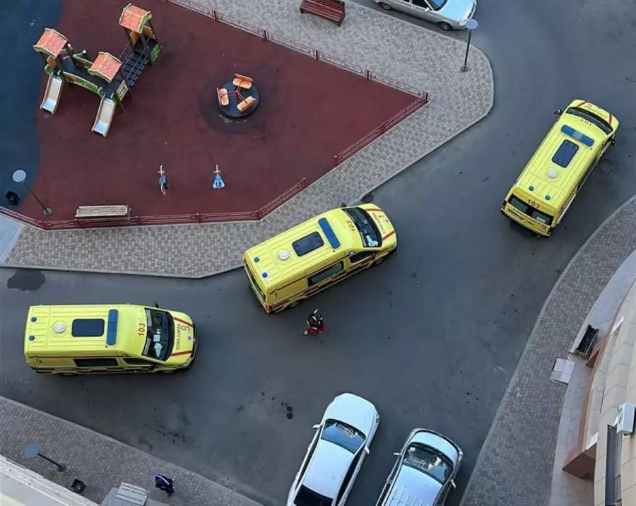Атырауда ішінде адамдар бар лифт құлады
