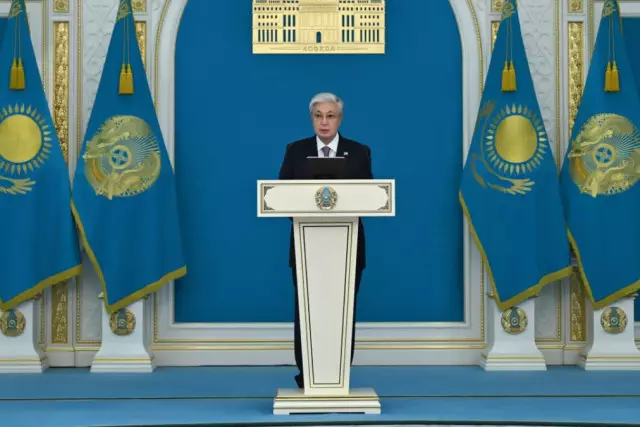 Тоқаев ұстаздарды кәсіби мерекесімен құттықтап, білім саласындағы басты міндеттерді атады