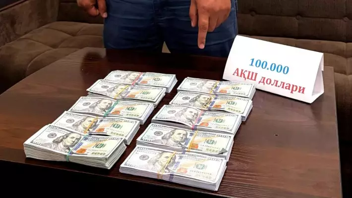 В Ташобласти сотрудника банка задержали при получении 100 тыс. долларов