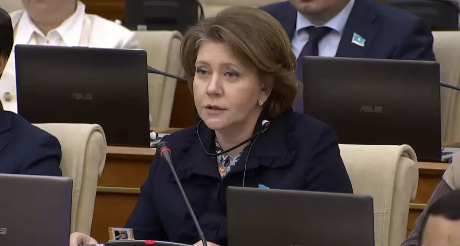 Құрылтай депутаты Татьяна Савельеваның өкілеттігі мерзімінен бұрын тоқтатылды