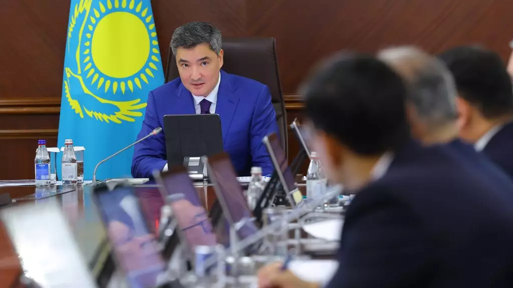 Олжас Бектенов халықаралық қаржы ұйымдарымен Аралды қалпына келтіру және инфрақұрылымды жаңғырту мәселелерін талқылады
