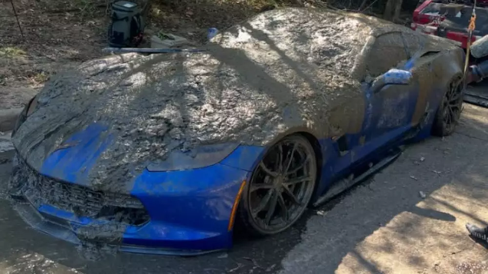 Угнанный Corvette С7 случайно нашли на дне озера спустя 5 лет