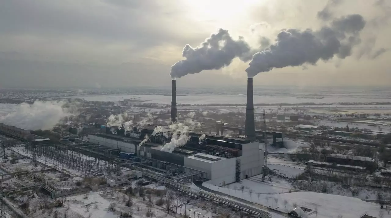 Алматы әкімдігі жылу болмаған жағдайда қайда жүгіну керектігін еске салды