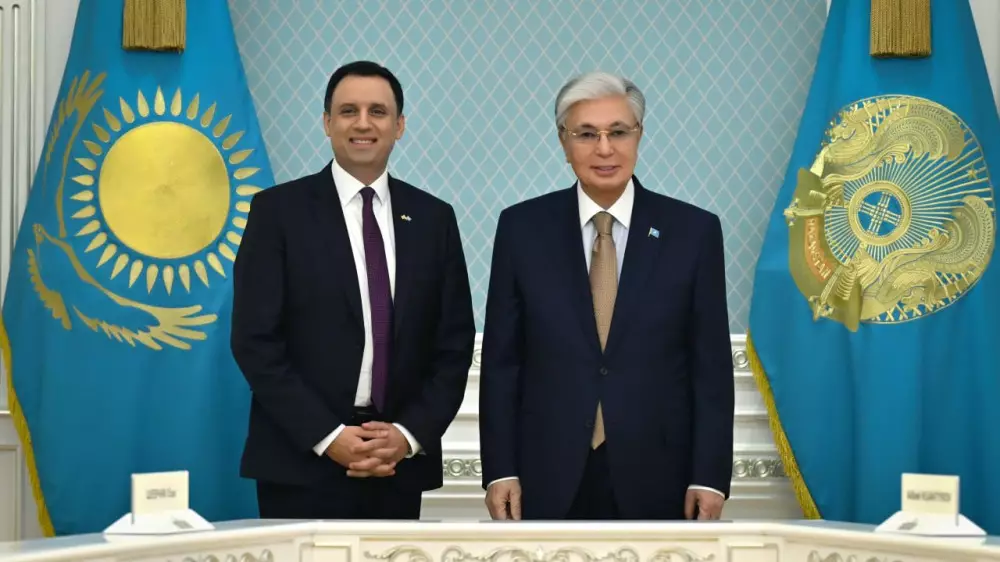 Тоқаев Ұлбритания министрімен сауда, инвестиция және ЖИ мәселелерін талқылады