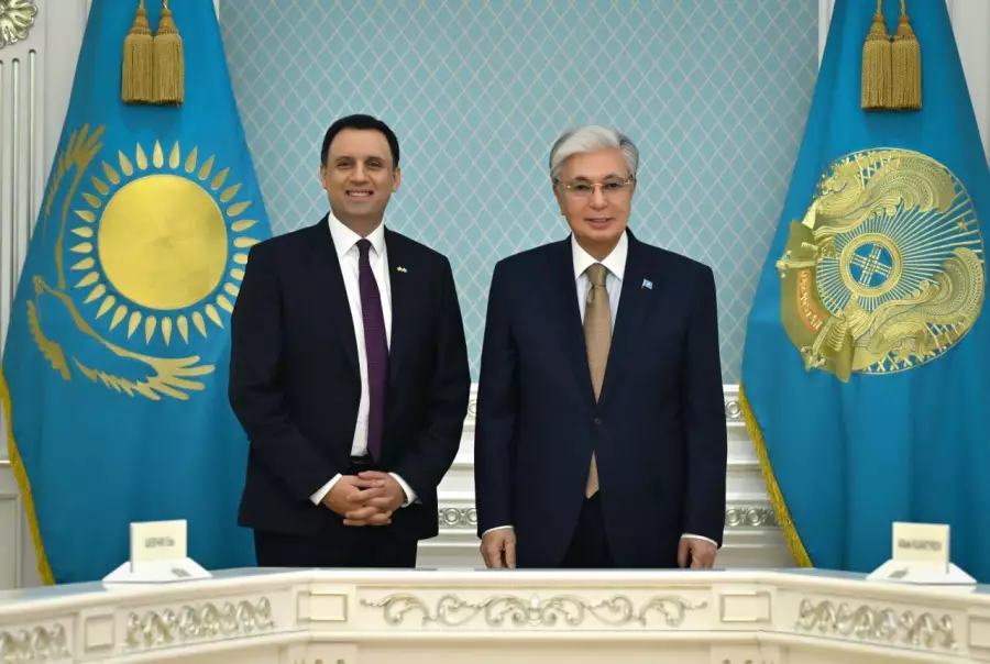 Тоқаев Ұлыбритания премьер-министрін Қазақстанға сапармен келуге шақырды