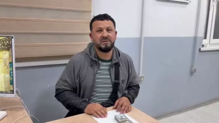 Потерянные в метро Ташкента 10 тыс. долларов нашли и вернули владельцу