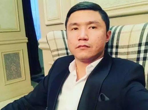 «Бір әнге кемі 5 млн теңге шығын кетеді»: белгілі әнші тегін ән айтып беруін сұрайтын таныстарына ренішін білдірді