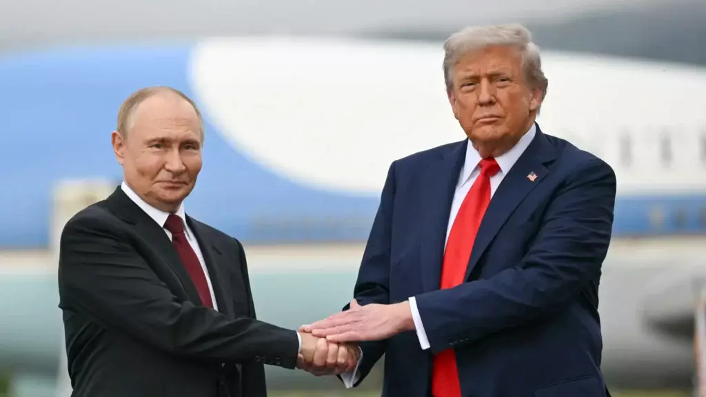 «Соғысқа салынған инвестиция». Трамп пен Путин дизель келісімін жасасты. Зеленский наразы