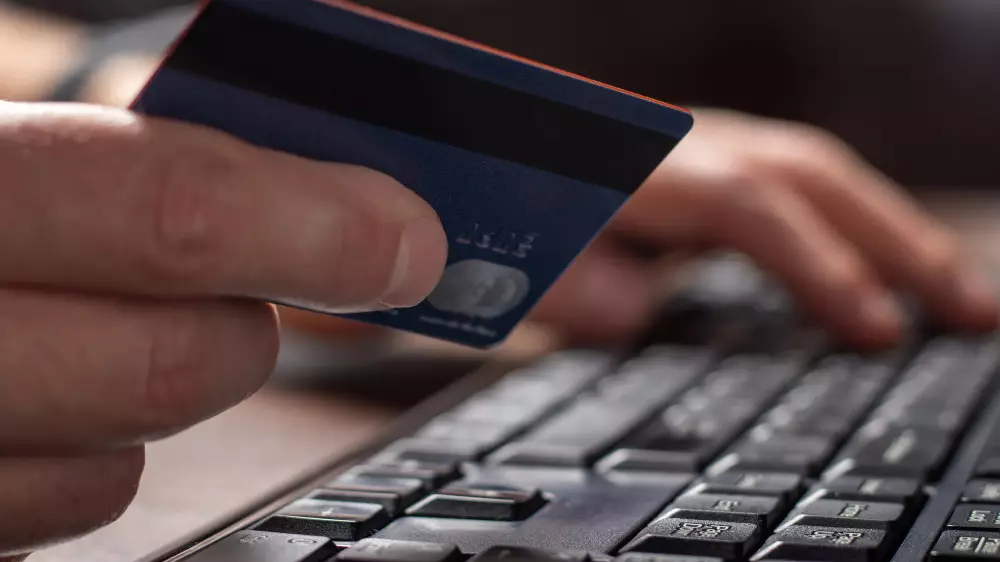 Қазақстандықтардың маркетплейстердегі төлемдері туралы мәлімет салық органдарына беріледі
