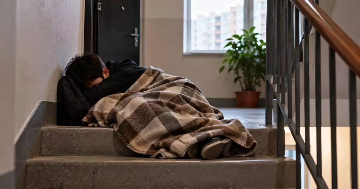  Ребенок уснул в подъезде в Актау: что выяснили после проверки семьи 