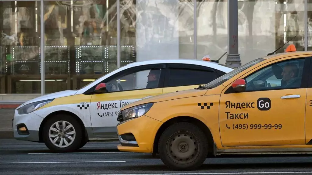 Стоит ли фиксировать цены на такси после сбоя Yandex Go – мнение финансиста