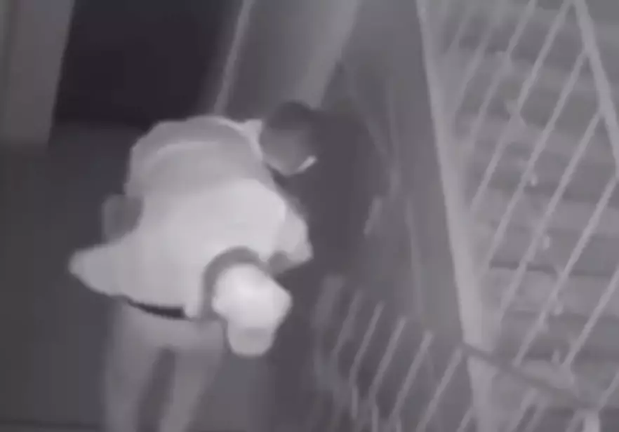 Желіде тараған жантүршігерлік видео: Алматыда 61 жастағы тұрғынның өліміне байланысты төрт адам ұсталды