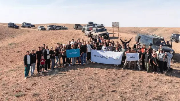 Более 800 мешков мусора собрали участники Jetour EcoCrew под Алматы и Астаной
