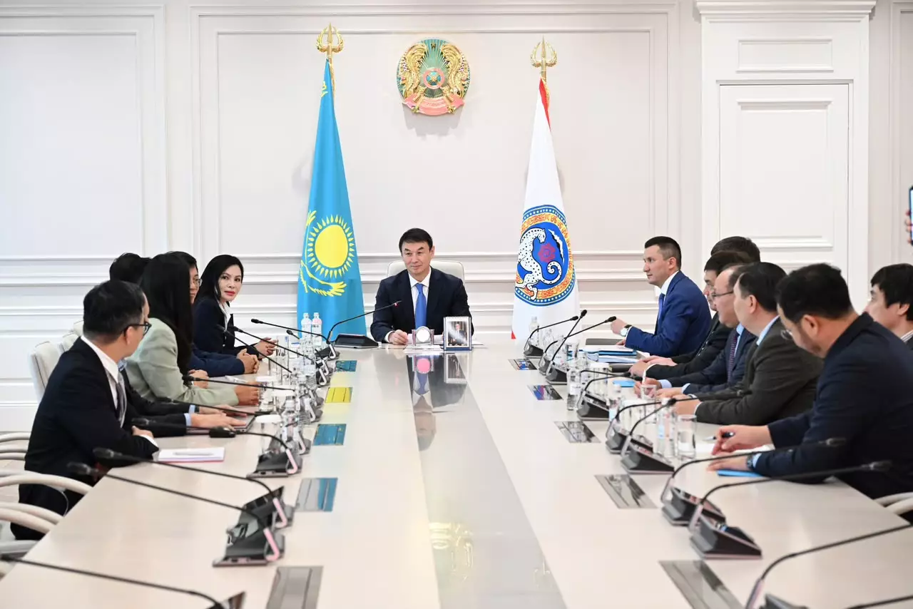 Алматы әкімі Дархан Сатыбалды вьетнамдық инвесторлармен Almaty Downtown жаңа іскерлік ауданын дамыту жайын талқылады