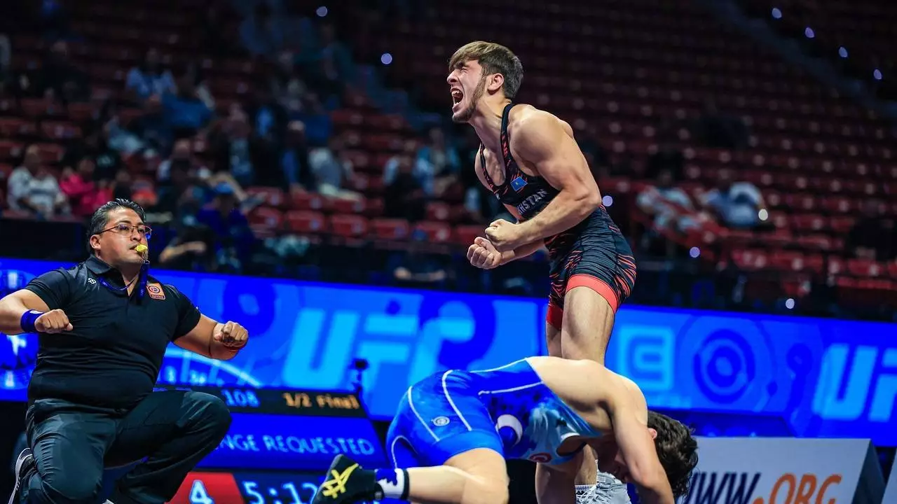 Казахстан завоевал второе золото на чемпионате мира по борьбе
