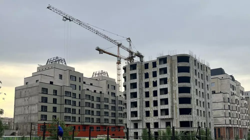 “Тамағым ашып, көзім қызарып кетті“: алматылықтар қала орталығындағы жағымсыз иіске шағымданды