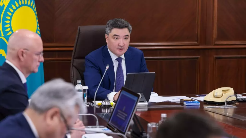 «Состоятельные граждане не должны получать помощь от государства»: Олжас Бектенов анонсировал отмену пособий для богатых