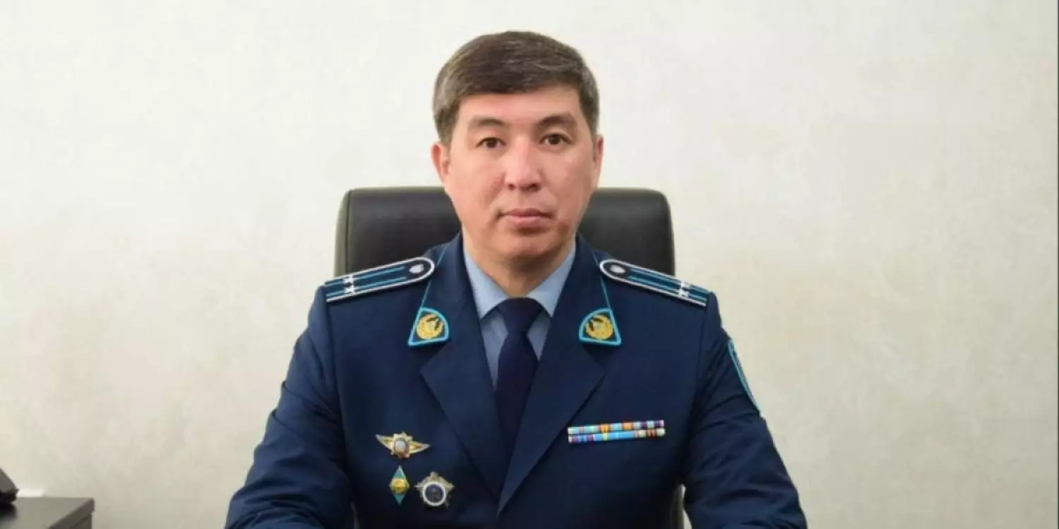 «Денсаулығы сыр берді»: Атырауда бұрынғы полиция басшысын үйқамаққа шығаруды сұрады