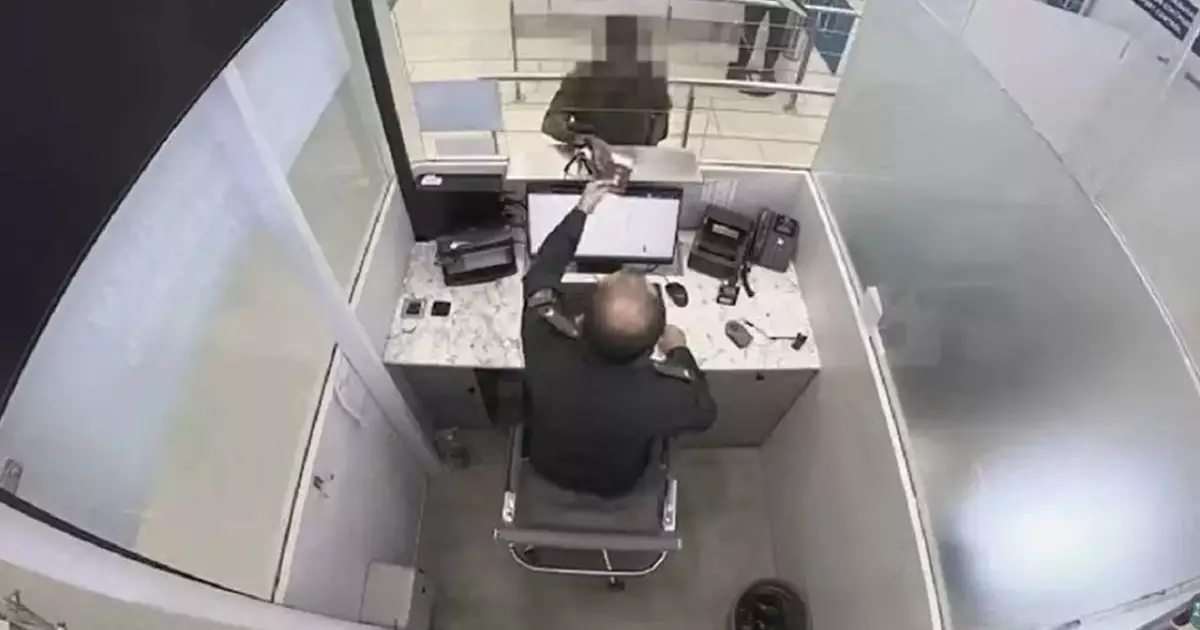  19 иностранцев пытались попасть в Казахстан по поддельным документам (ВИДЕО) 