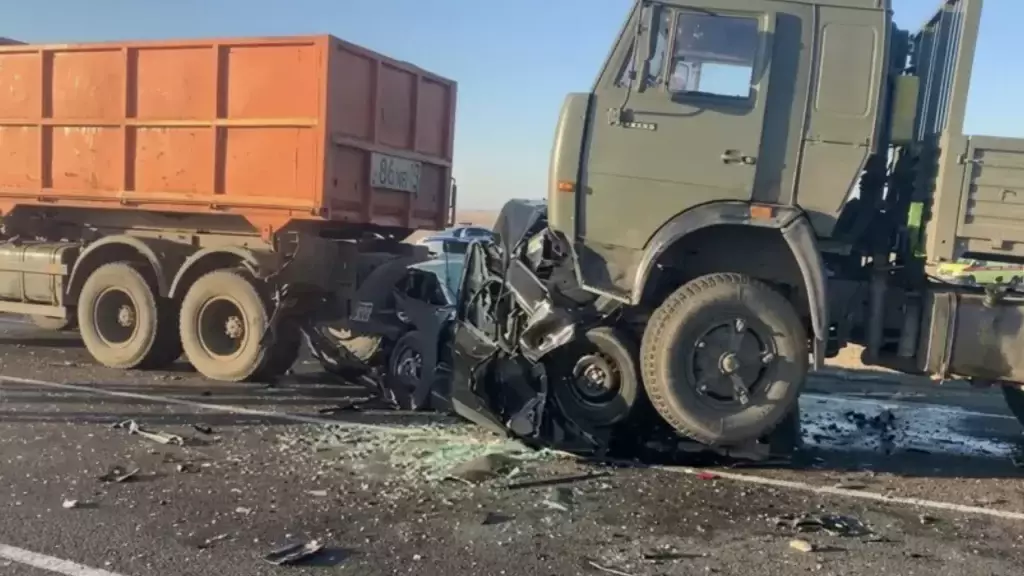 Трагедия в СКО: директор детсада и два воспитателя погибли в массовом ДТП