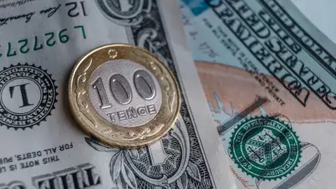Доллар 454 теңгеден асты: Қазақстанда ұлттық валюта тағы әлсіреді