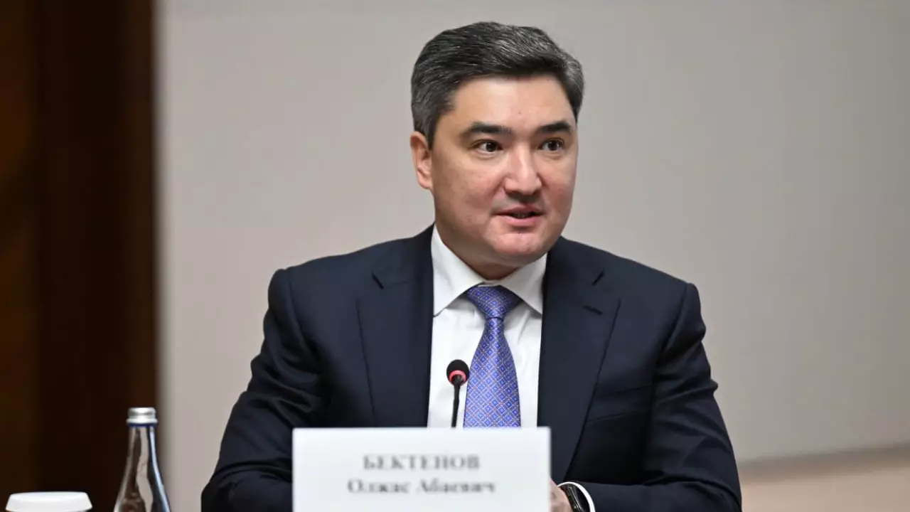 Олжас Бектенов: мұқтаж отбасылар қажетті көмекті толық ала береді