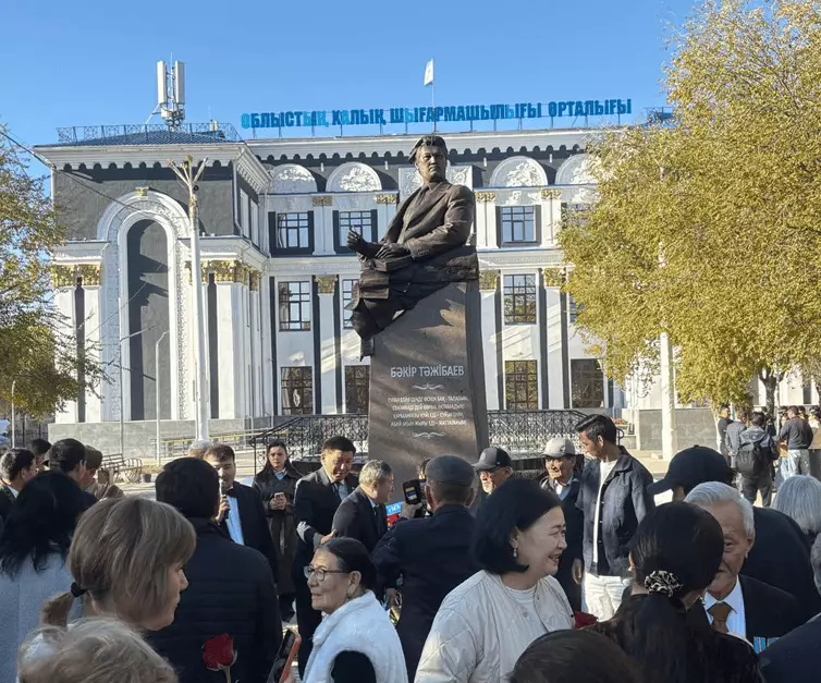 В Актобе открыли памятник автору песни «Алия»