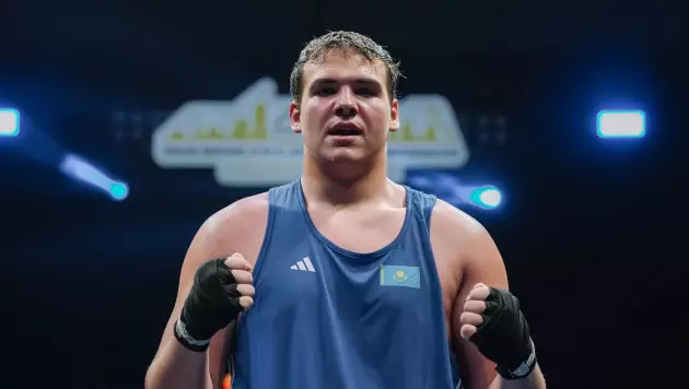 Казахстанец нокаутировал соперника на старте чемпионата мира по боксу