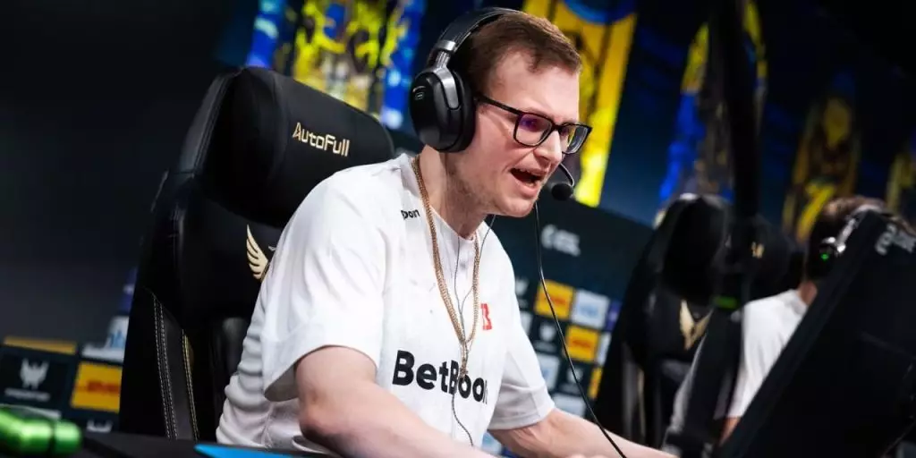 BETBOOM TEAM Legacy командасын жеңіп, Thunderpick World Championship 2026 плей‑оффына шықты