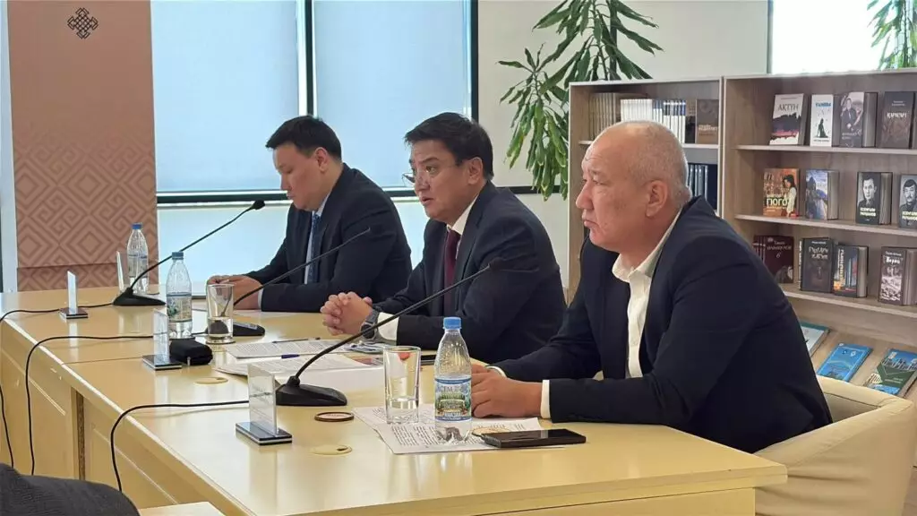 Түркістанда «Кітап оқитын ұлт» жобасы аясында «Кітаппен кемелденген ұлт» атты дөңгелек үстел өтті