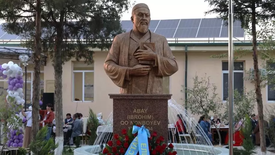 Зор құрмет: Ташкентте Абай Құнанбайұлының бюсті ашылды