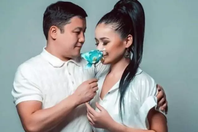 «Жақсы көру де болады»: Тұрсынбек Қабатовтың бұрынғы әйелінің жазбасы назар аудартты (ВИДЕО)