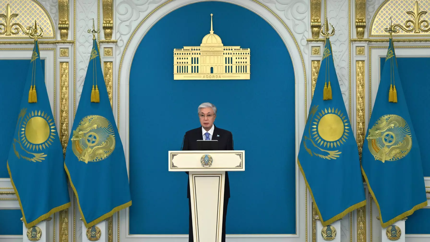«Бейбіт күннің батырлары»: Президент құтқарушыларға мемлекеттік марапаттар тапсырды