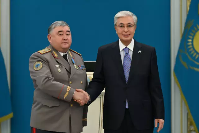 Тоқаев құтқарушыларды мемлекеттік наградалармен марапаттады