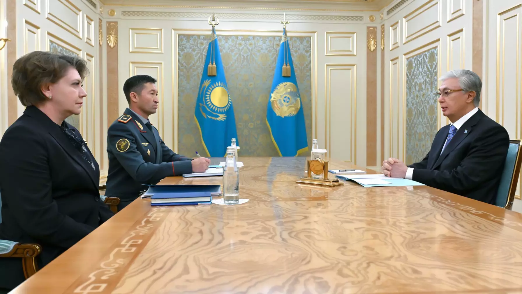 Тоқаев армияның жауынгерлік дайындығы мен бюджет шығынын талқылады